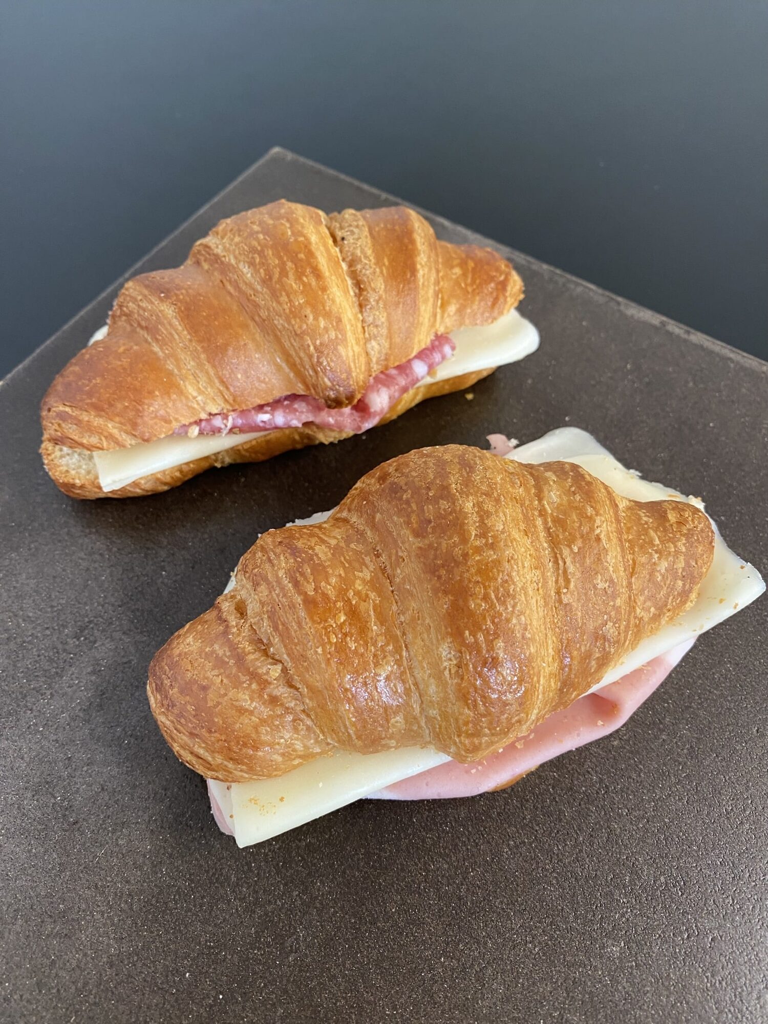 Mini brioches salumi e formaggio - Foto principale
