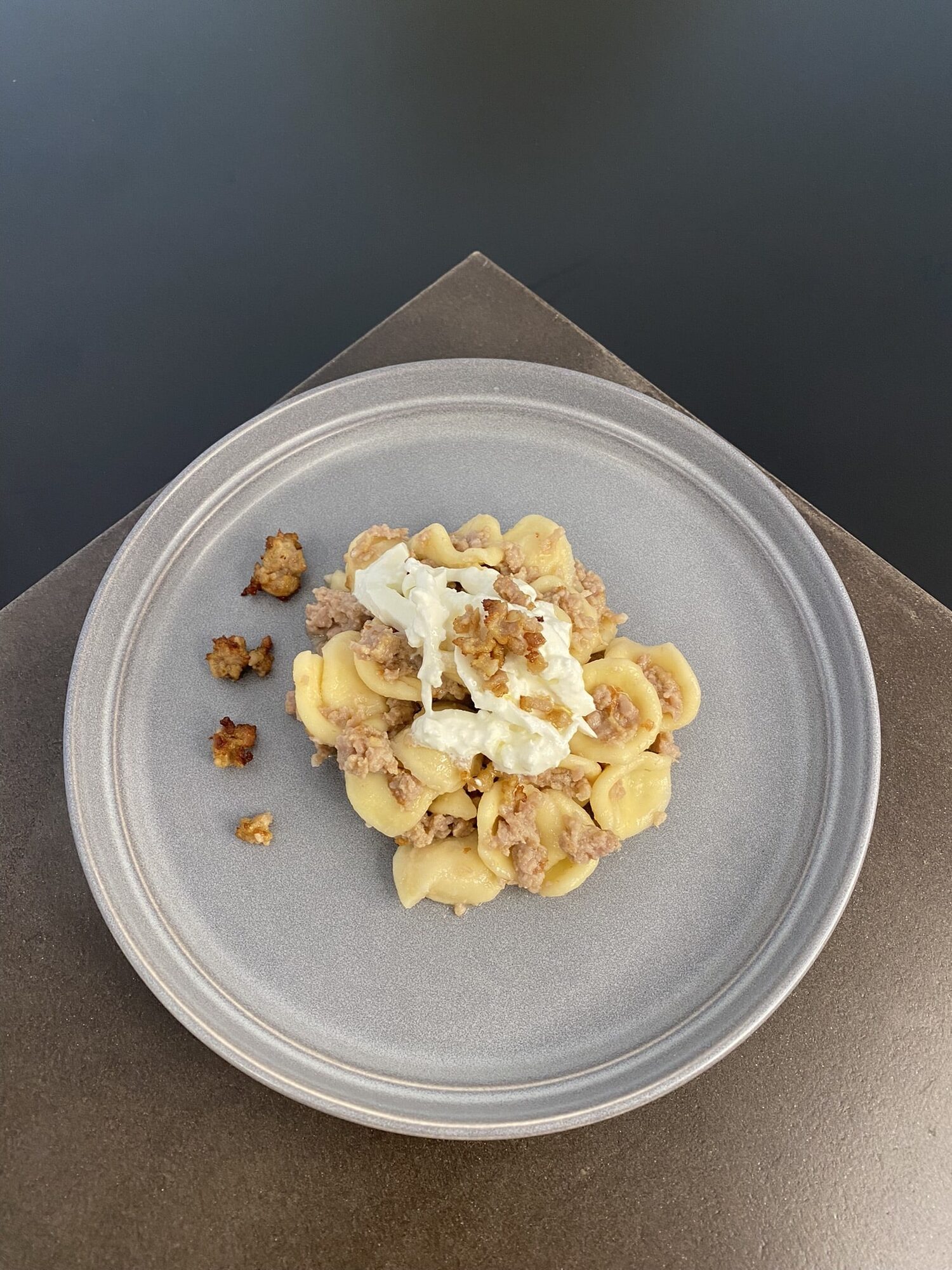 Orecchiette salsiccia e stracciatella - Foto principale