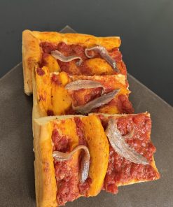 Pizza base rossa farcita